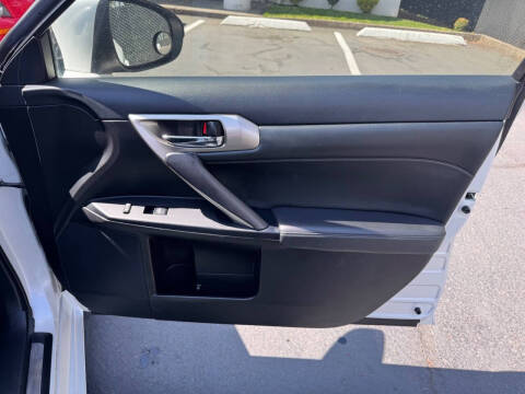 2017 Lexus CT 200h