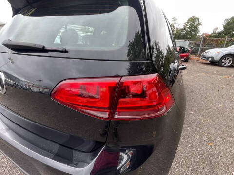 2017 Volkswagen Golf GTI S