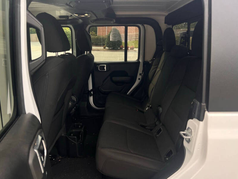 2023 Jeep Gladiator Sport