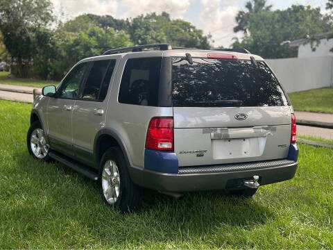 2004 Ford Explorer XLT