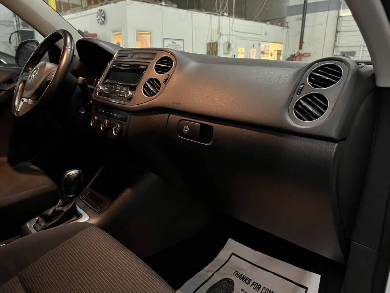 2014 Volkswagen Tiguan SE