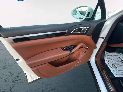 2016 Porsche Cayenne S E-Hybrid