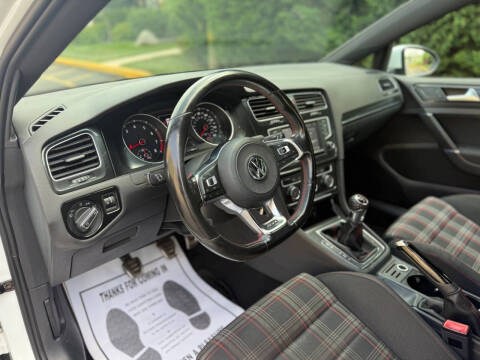 2017 Volkswagen Golf GTI S