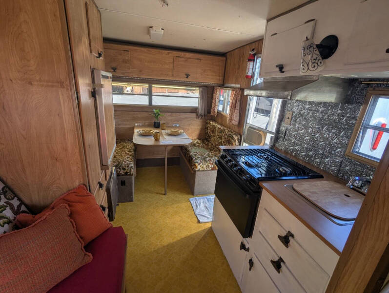 1977 Jayco Wren / 17ft
