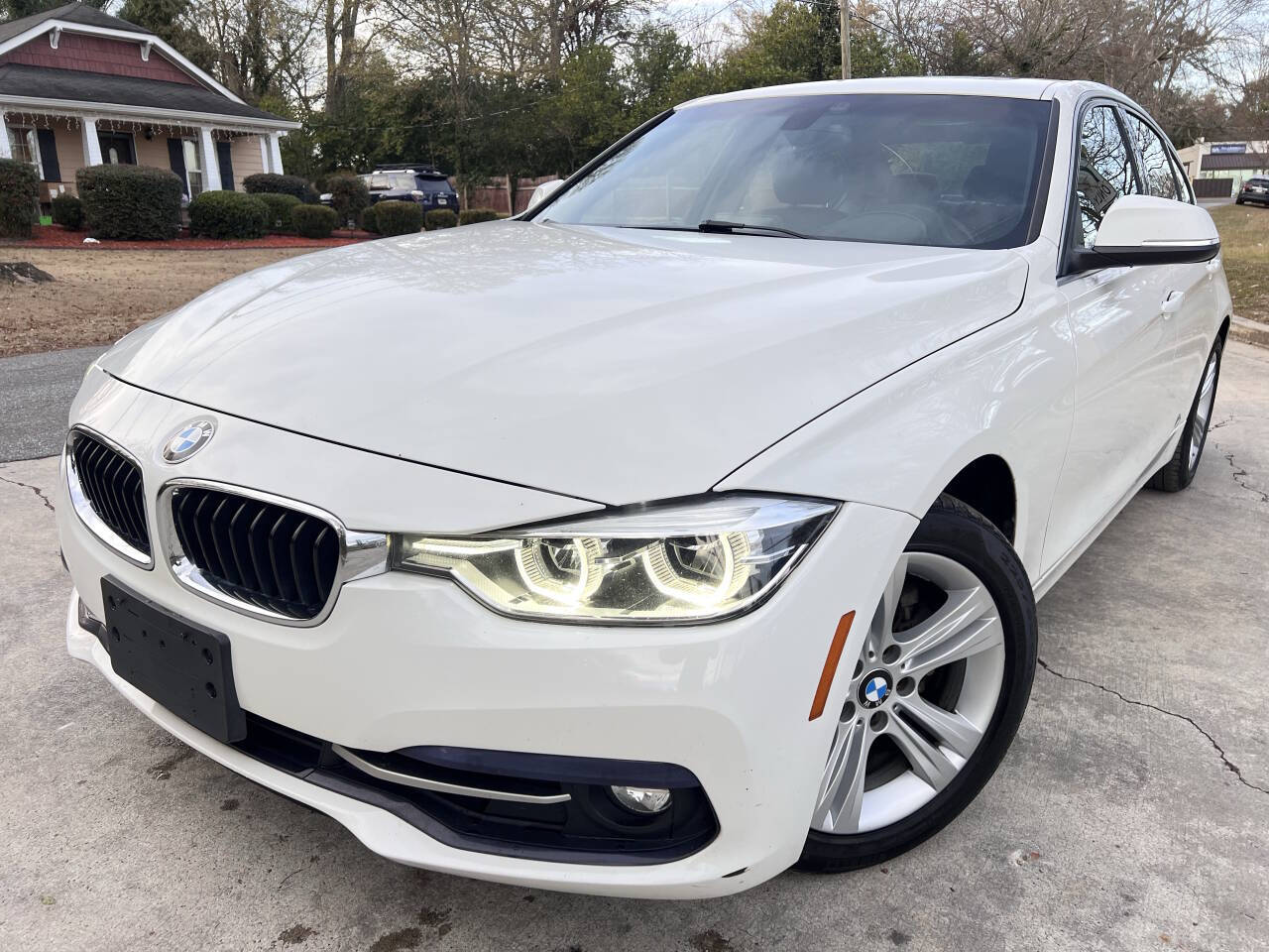 2018 BMW 3 Series 330i 4dr Sedan's photo