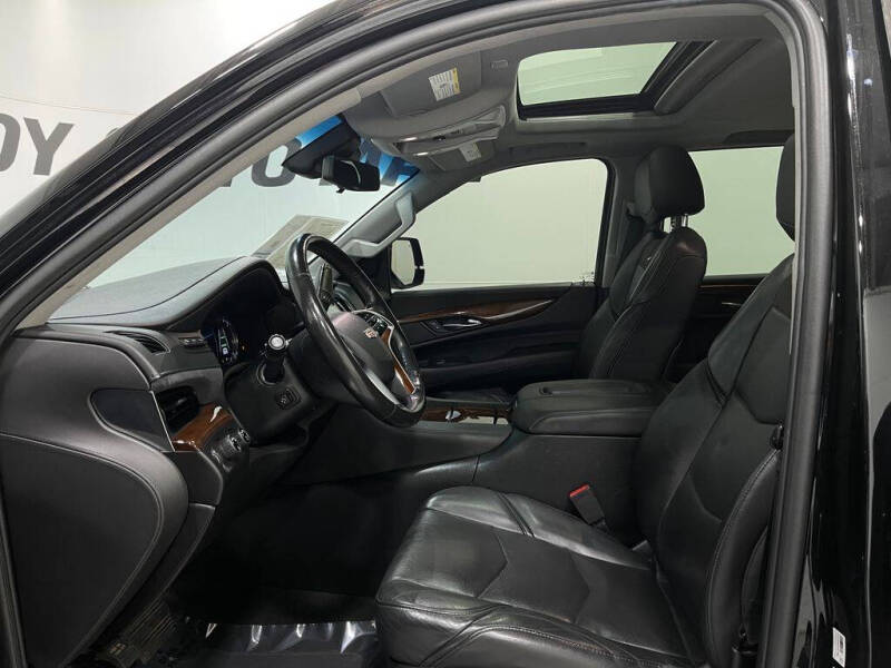 2018 Cadillac Escalade ESV Luxury