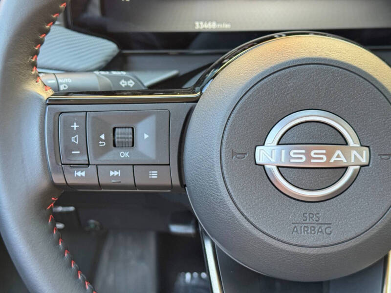 2025 Nissan Kicks SR