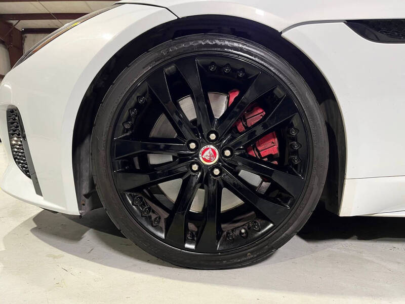 2016 Jaguar F-TYPE R