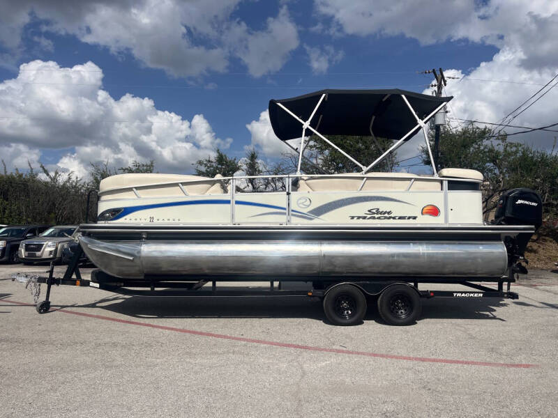 2011 Sun Tracker Regency Party Barge 22