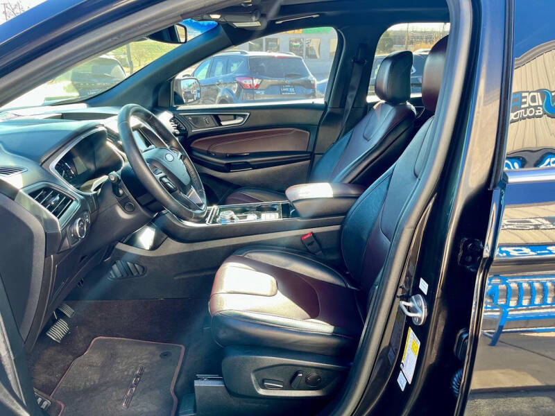 2020 Ford Edge Titanium