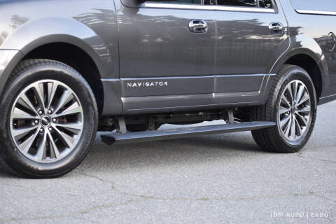 2017 Lincoln Navigator Select