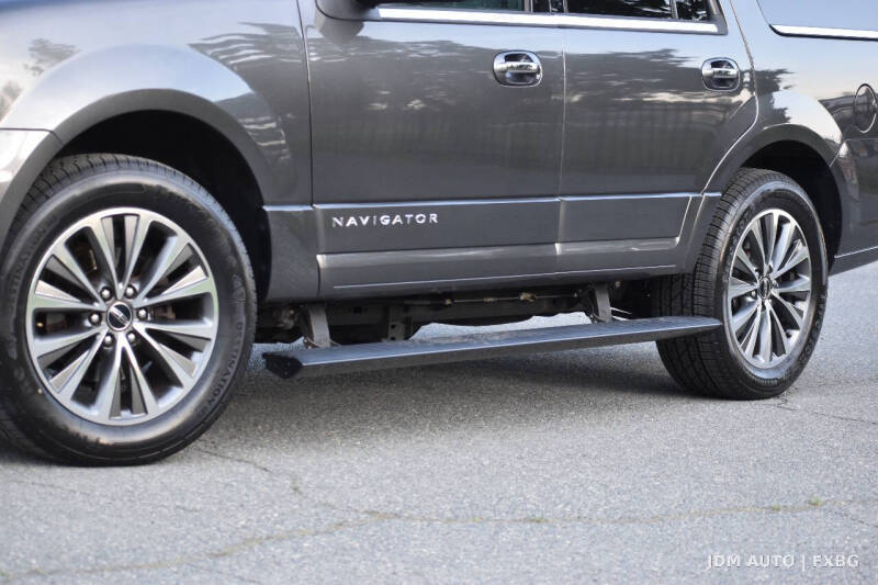 2017 Lincoln Navigator Select