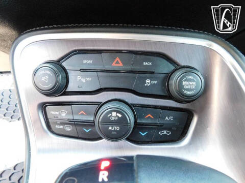 2015 Dodge Challenger SXT