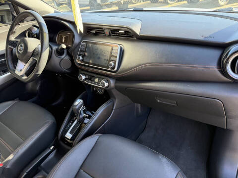 2020 Nissan Kicks SR