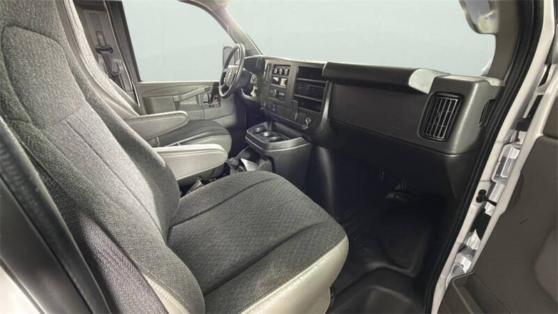 2024 Chevrolet Express 2500