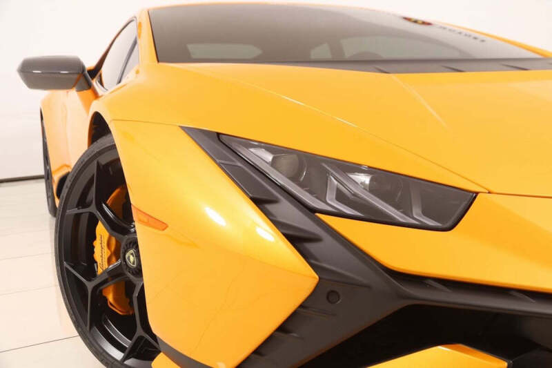 2023 Lamborghini Huracan Tecnica