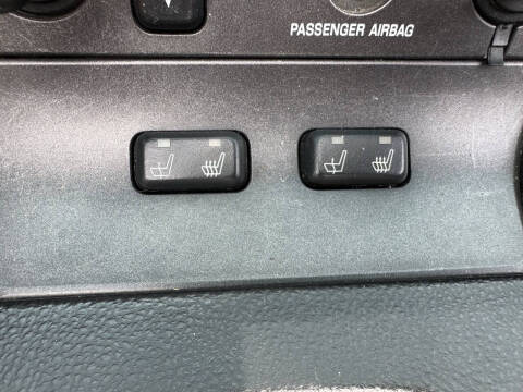 2004 Ford Thunderbird Deluxe