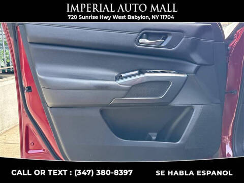 2022 Nissan Pathfinder SL