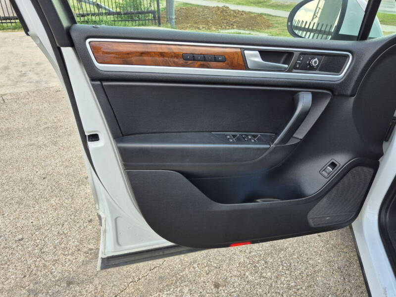 2014 Volkswagen Touareg TDI Lux