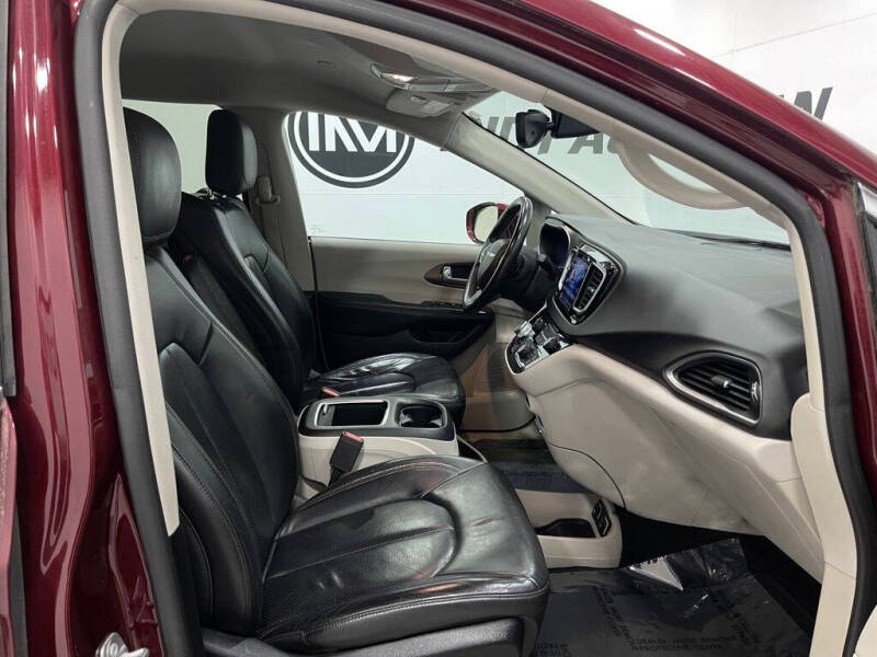 2017 Chrysler Pacifica Touring-L Plus