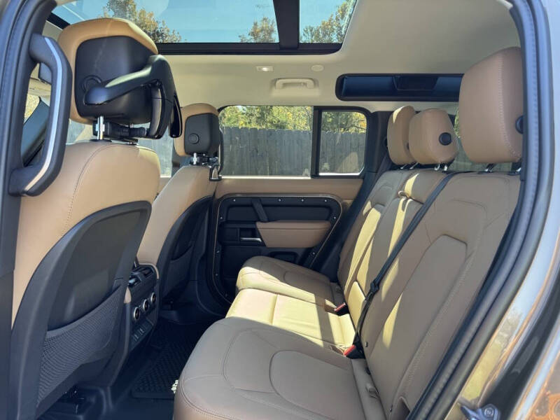 2026 Land Rover Defender 110 P300 S