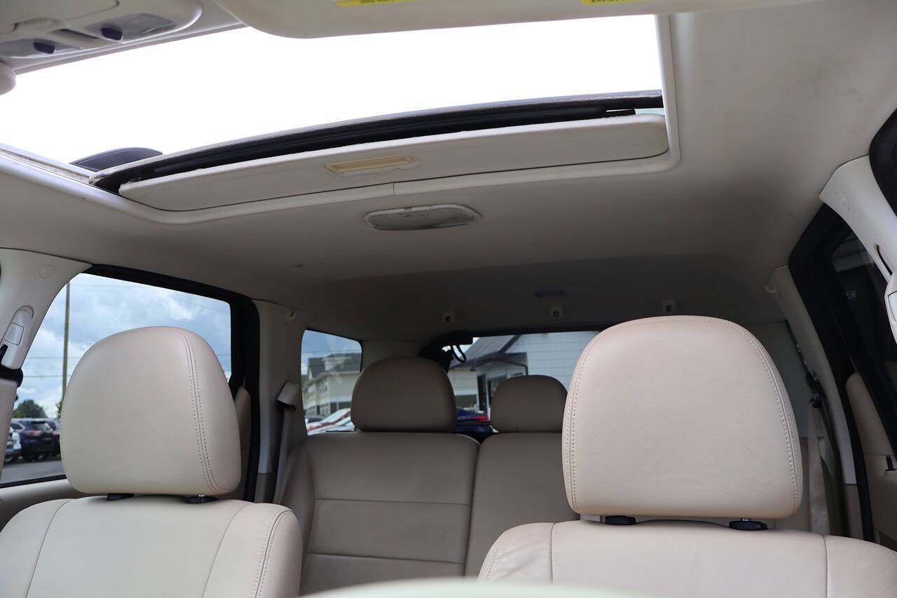 White 2011 Ford Escape XLT XLT 4dr SUV 27