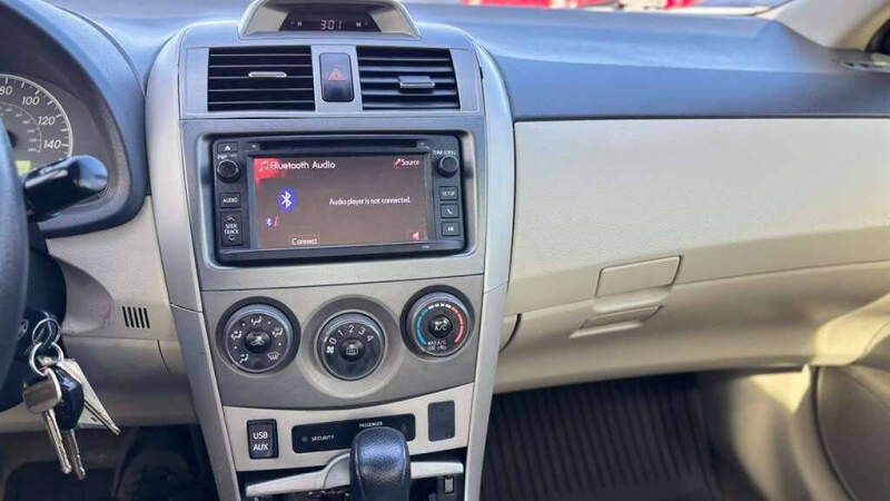 2013 Toyota Corolla LE