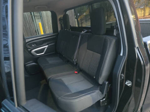 2017 Nissan Titan SV