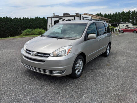 2005 Toyota Sienna for sale at Carolina Country Motors in Hickory NC
