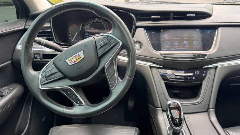 2017 Cadillac XT5 Premium Luxury