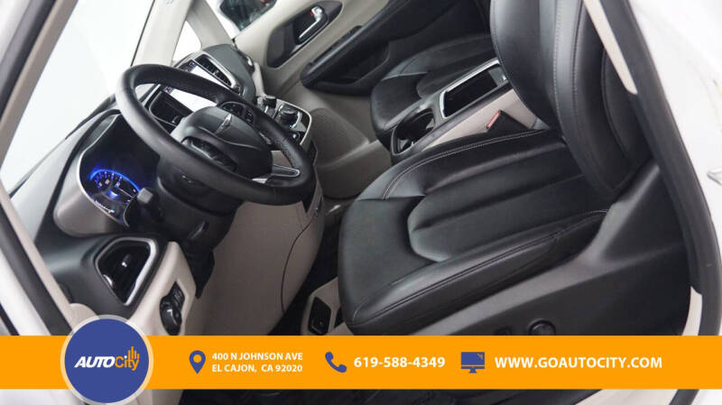 2024 Chrysler Pacifica Touring L