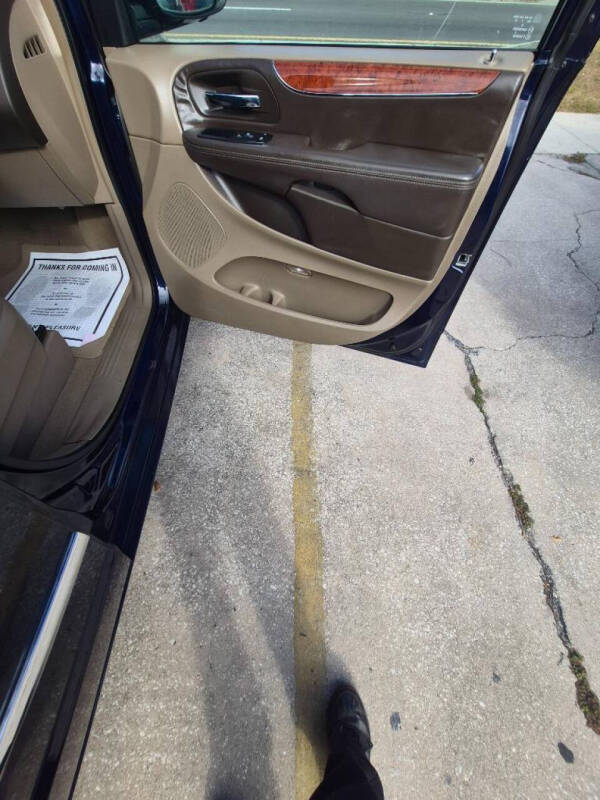 2014 Chrysler Town and Country Touring