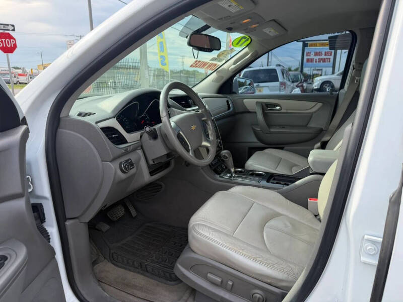 2017 Chevrolet Traverse LT