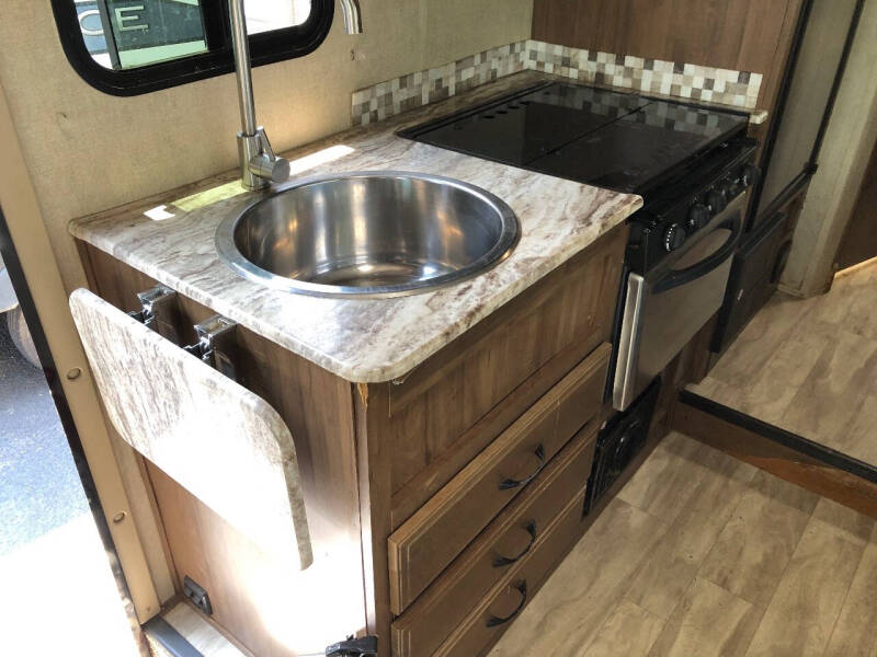 2019 Gulfstream Conquest 6220