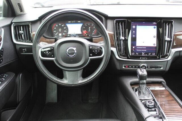 2018 Volvo S90 T5 Momentum