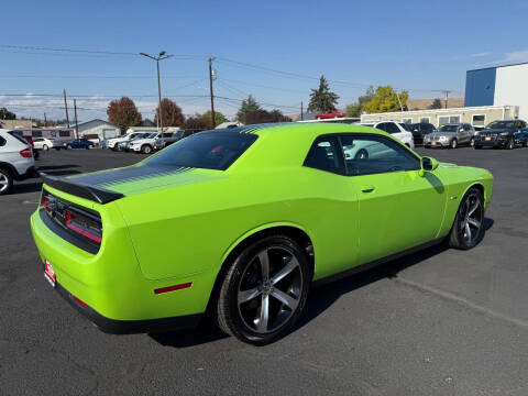 2015 Dodge Challenger R/T Shaker