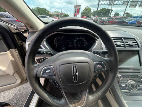 2017 Lincoln MKZ Select