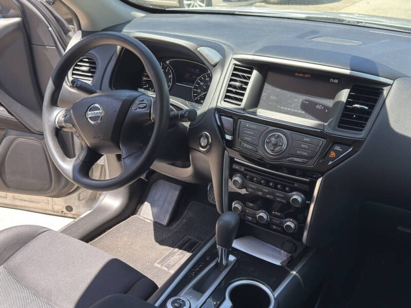 2017 Nissan Pathfinder S