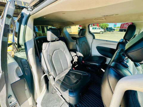 2021 Chrysler Pacifica Touring L