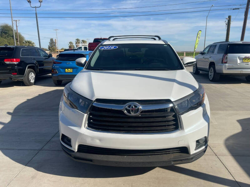 2016 Toyota Highlander XLE photo 2