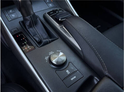 2017 Lexus IS 200t