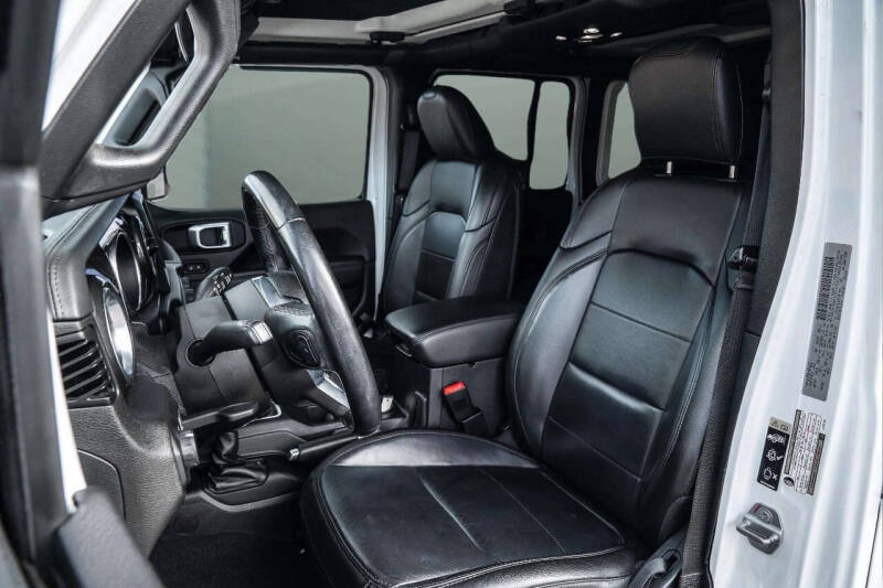 2020 Jeep Wrangler Unlimited Sahara Altitude