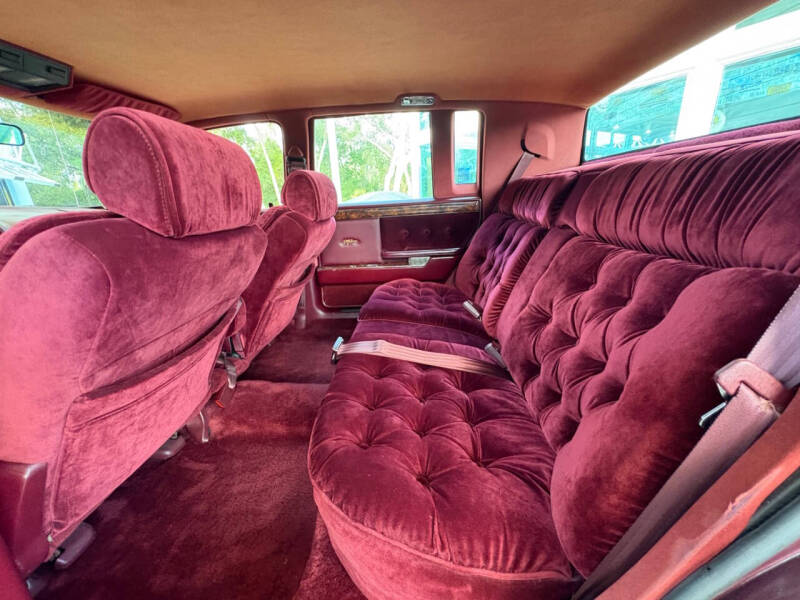 1990 Chrysler New Yorker