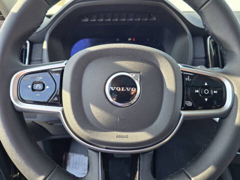 2025 Volvo XC90 B5 Plus Bright Theme 7P