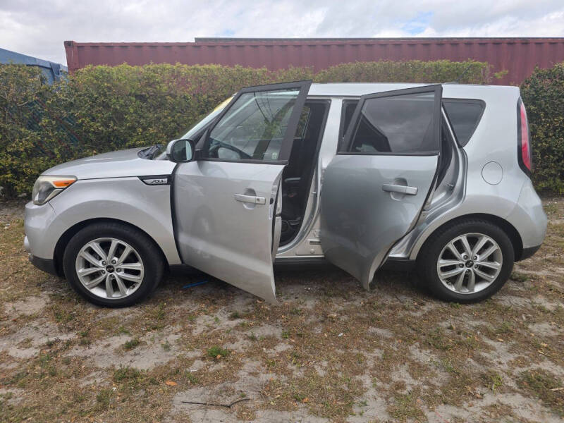 2019 Kia Soul +