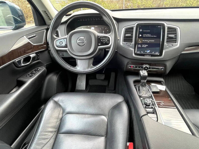 2019 Volvo XC90 T6 Momentum