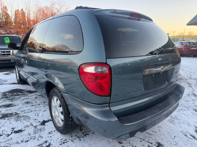2006 Chrysler Town and Country Touring