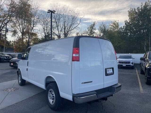 2025 Chevrolet Express 2500