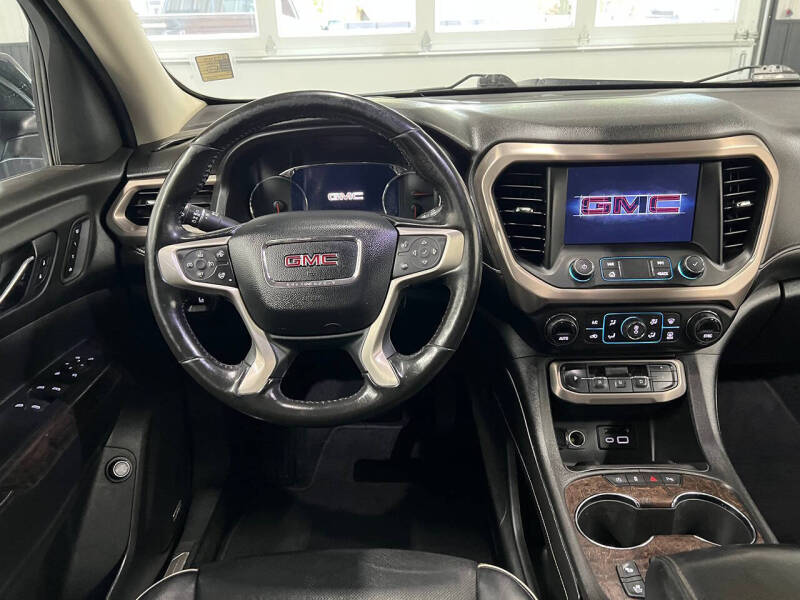 2020 GMC Acadia Denali