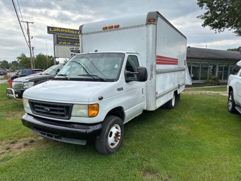 2004 Ford E-Series for sale at Lakeshore Auto Wholesalers in Amherst OH